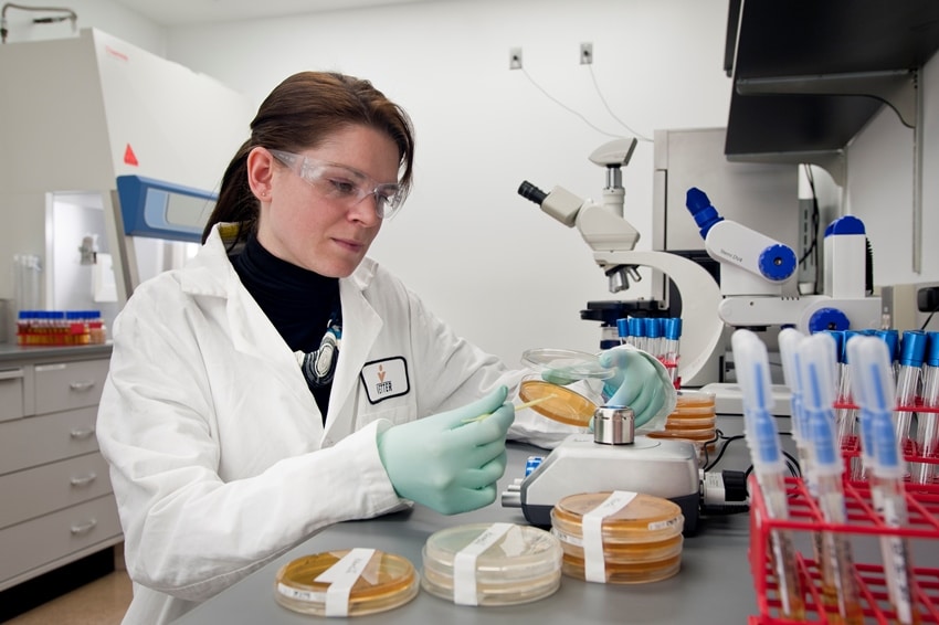 How to become forensic technician